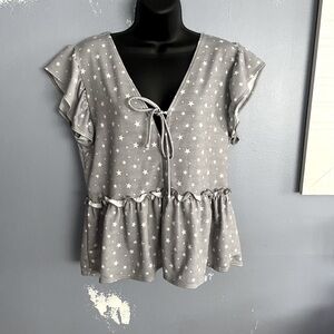 Altar’d State Size M Gray White Top Preowned